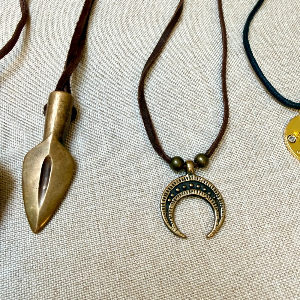 Bundle of 5 Vintage Corded Necklaces - Picture 3 of 11
